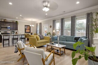 301 Oak Hill Ln in Youngsville, LA - Building Photo - Building Photo