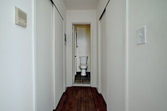 22 Cottage St in South Orange, NJ - Building Photo - Building Photo