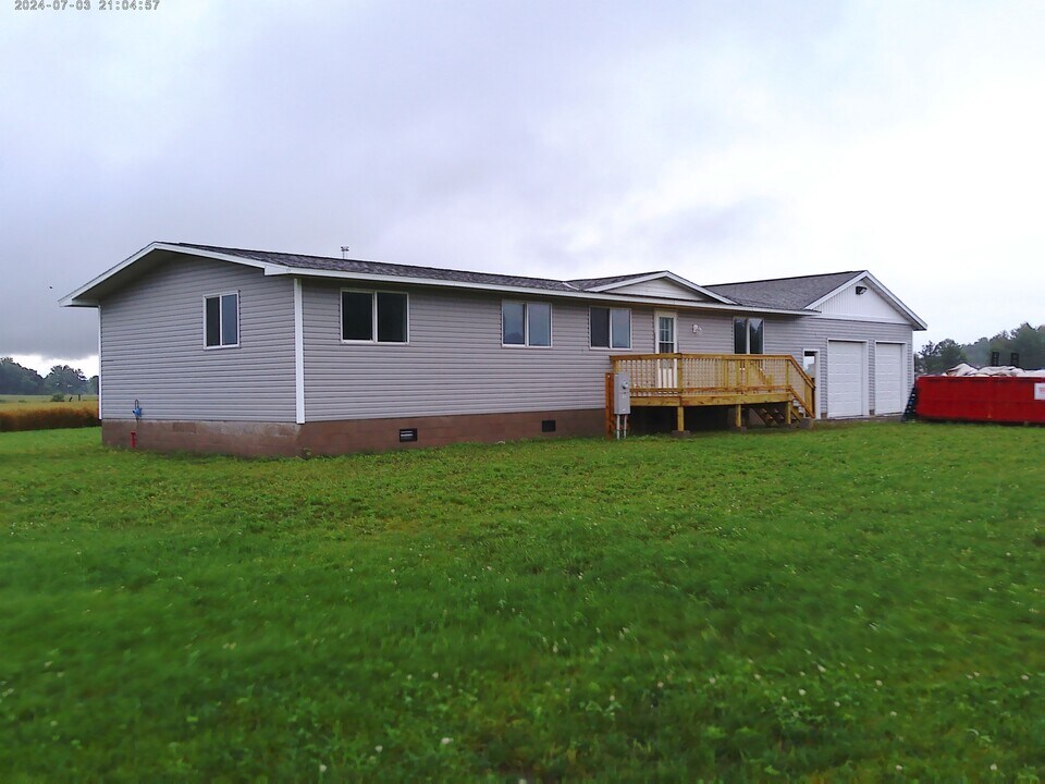 11040 135th Ave NE in Foley, MN - Building Photo