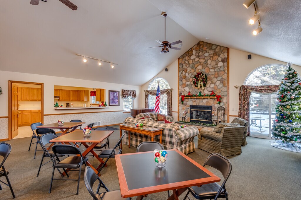 Hawthorne Place Apartments in Pewaukee, WI