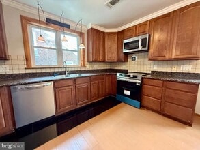 313 W Lancaster Ave in Shillington, PA - Foto de edificio - Building Photo