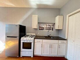 22 Beacon Ave, Unit 4 in Jersey City, NJ - Building Photo