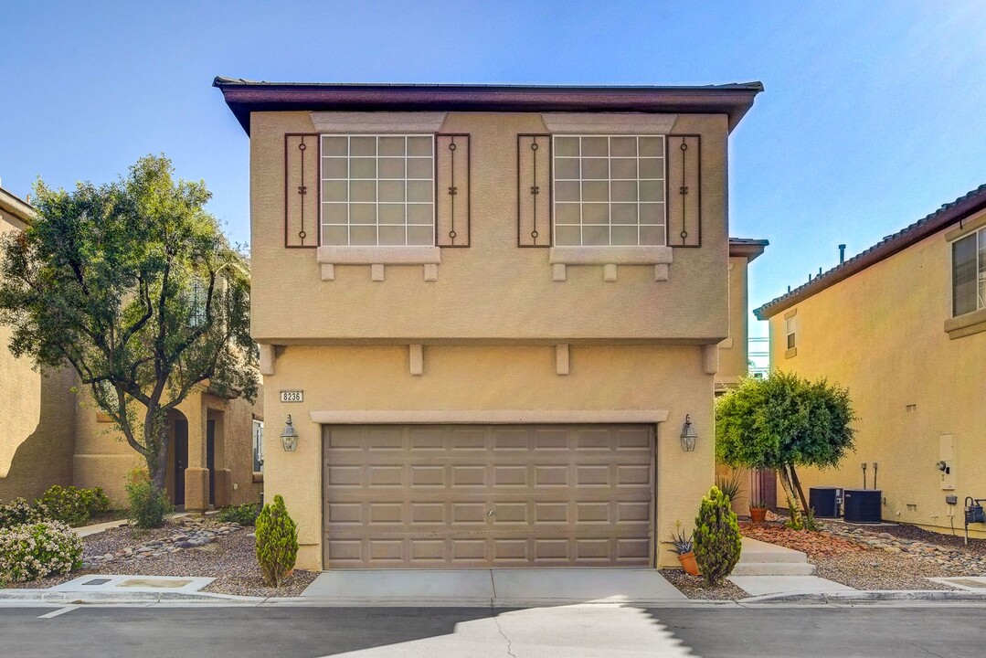 8236 Brilliant Pompon in Las Vegas, NV - Building Photo