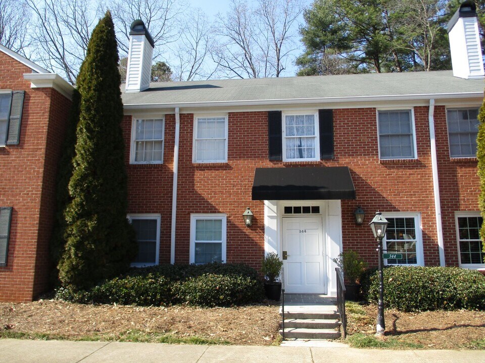 344-C Hanover Arms Ct in Winston-Salem, NC - Building Photo