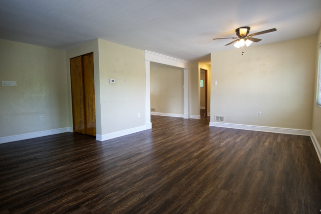 2009 Potomac Ave, Unit 1 in Pittsburgh, PA - Building Photo - Building Photo