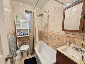 35-05 72nd St in Queens, NY - Building Photo - Building Photo