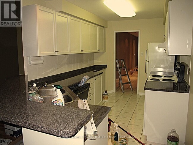 1160 Westview Terrace in Oakville, ON - Building Photo - Building Photo