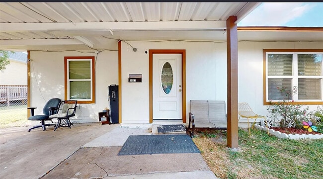 5767 Belcrest St in Houston, TX - Building Photo - Building Photo