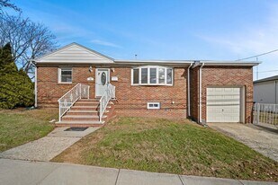 23 Arn Terrace in Secaucus, NJ - Building Photo