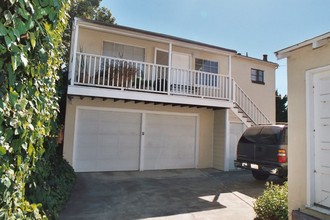 1681 Latham St in Mountain View, CA - Building Photo - Building Photo