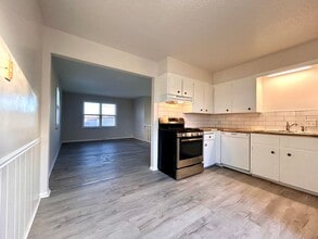 2665-2667 Nolan Ave NW in Grand Rapids, MI - Building Photo - Building Photo