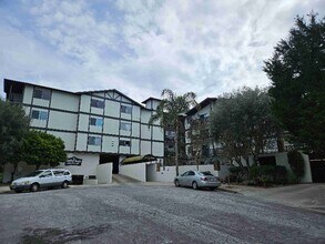28151 Highridge Rd in Rancho Palos Verdes, CA - Building Photo - Building Photo