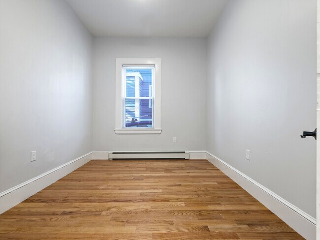 171 Rindge Ave, Unit 2R in Cambridge, MA - Foto de edificio - Building Photo