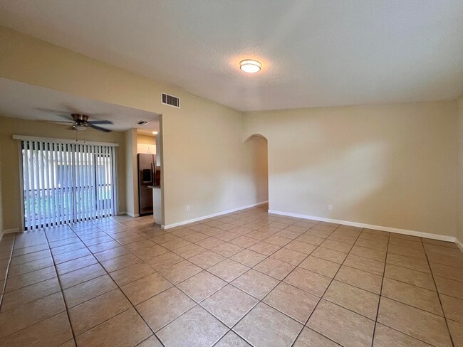 property at 423 Glenwood Dr
