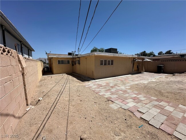 property at 521 N 16th St