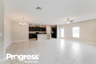 914 Nutmeg Spice Pl in Ruskin, FL - Foto de edificio - Building Photo