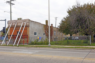 900 Saint Charles Rd in Maywood, IL - Building Photo - Building Photo