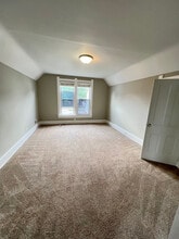 2048 S Layton Blvd, Unit 2048A Upper in Milwaukee, WI - Building Photo - Building Photo