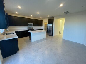 6939 Snowdon Razor St in Sparks, NV - Building Photo - Building Photo