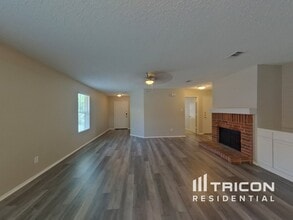 5221 Bedfordshire Dr in Fort Worth, TX - Building Photo - Building Photo