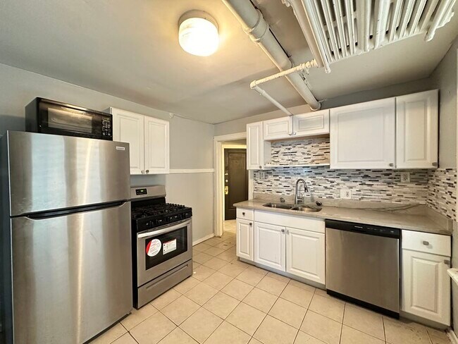8140 Keating Ave in Skokie, IL - Building Photo - Building Photo