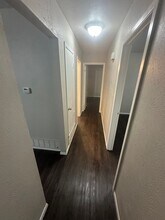 667 Edgeglen Dr in Dallas, TX - Building Photo - Building Photo