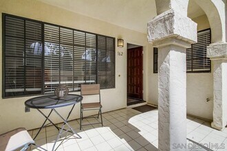 4175 Porte De Merano in San Diego, CA - Building Photo - Building Photo