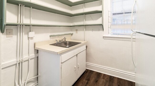 50 Queensberry St, Unit 2-2B in Boston, MA - Building Photo - Building Photo