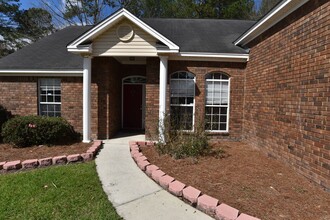 237 Laurel Hill Cir in Richmond Hill, GA - Building Photo - Building Photo