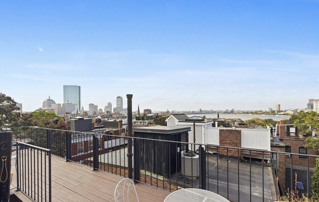 73 Revere St in Boston, MA - Building Photo - Building Photo