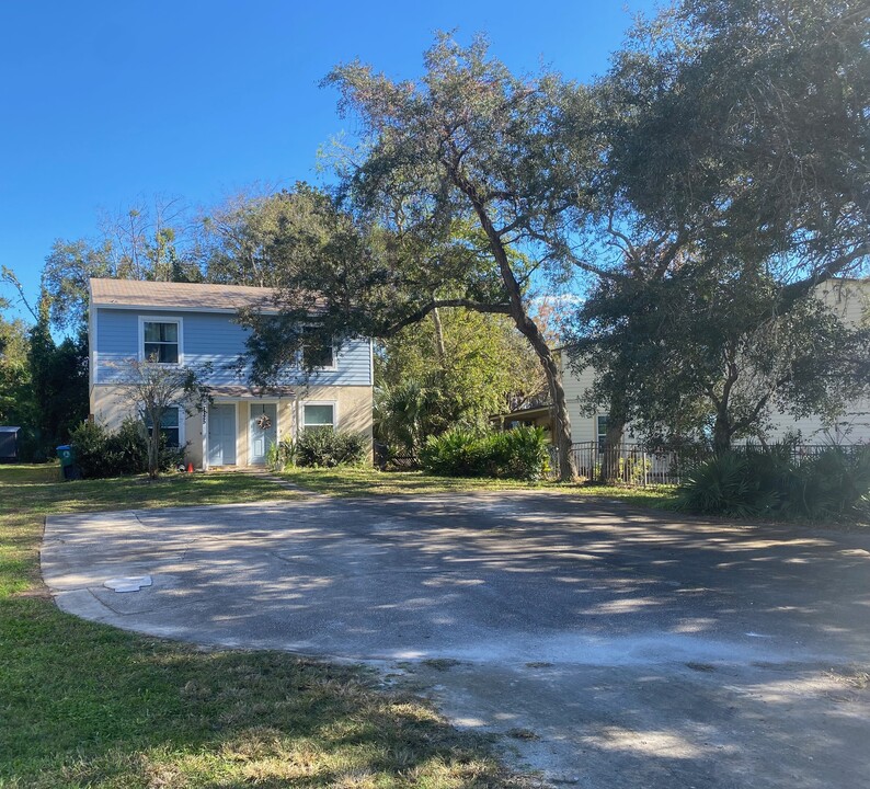 2123 Oleander Pl in Neptune Beach, FL - Building Photo