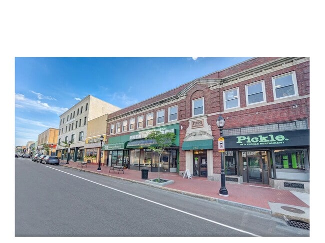 150 Crescent St, Unit 150 in Waltham, MA - Building Photo - Building Photo