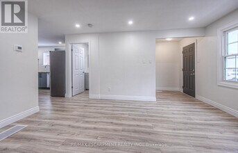 30 Young St W in Waterloo, ON - Building Photo - Building Photo