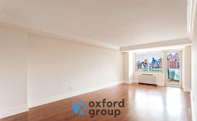 52 E 14th St in New York, NY - Building Photo - Building Photo