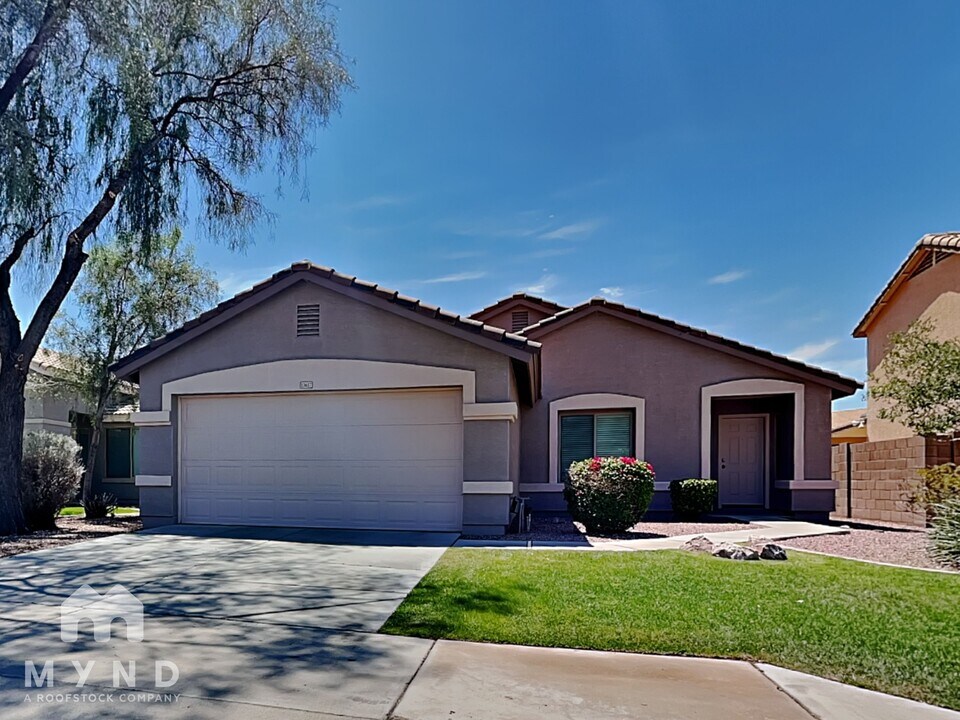 13617 W Peck Ct in Litchfield Park, AZ - Building Photo