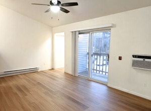 Pinebrook Corner Apartments in Wisconsin Dells, WI - Foto de edificio - Building Photo