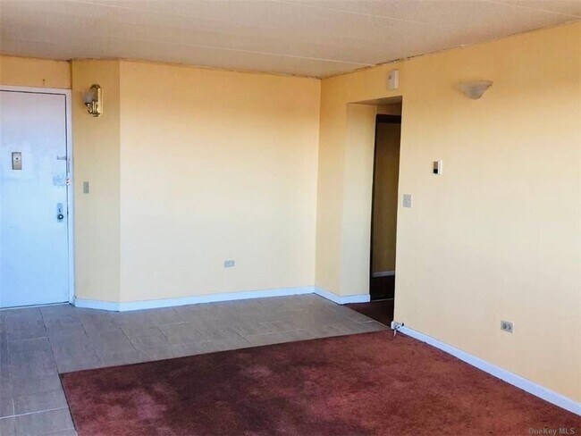 92-29 Queens Blvd-Unit -17A in Queens, NY - Building Photo - Building Photo