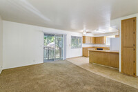 Redwood Glen Apartments in Chico, CA - Building Photo - Interior Photo