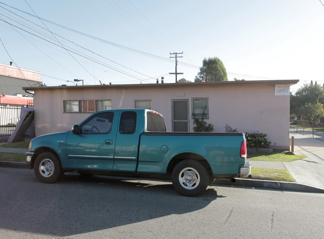 5916 Loma Vista Ave in Huntington Park, CA - Building Photo - Building Photo