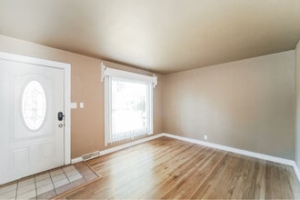 3421 N 87th St in Milwaukee, WI - Building Photo - Building Photo