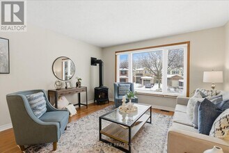 102 Turnberry Crescent in Courtice, ON - Building Photo - Building Photo