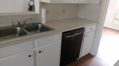 1415 S Circle Park St in Pasadena, TX - Building Photo - Building Photo