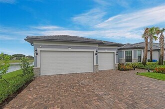 4566 Silverwood Ln N in Oakland Park, FL - Building Photo - Building Photo