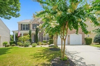 585 Marylebone Dr in Suwanee, GA - Foto de edificio - Building Photo