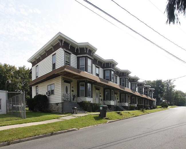 21 Barclay St in Canajoharie, NY - Building Photo - Building Photo