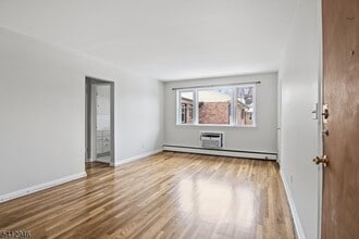 741 Bloomfield Ave in Verona, NJ - Building Photo - Building Photo