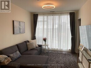 690 King St W in Kitchener, ON - Building Photo - Building Photo