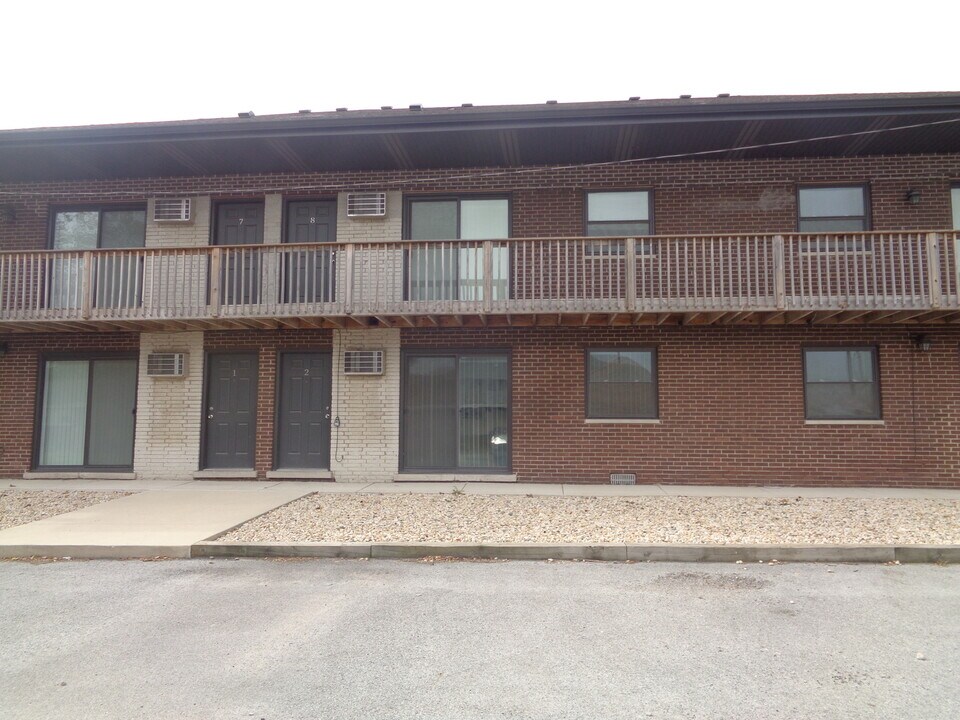 7501 SW Hwy in Worth, IL - Building Photo