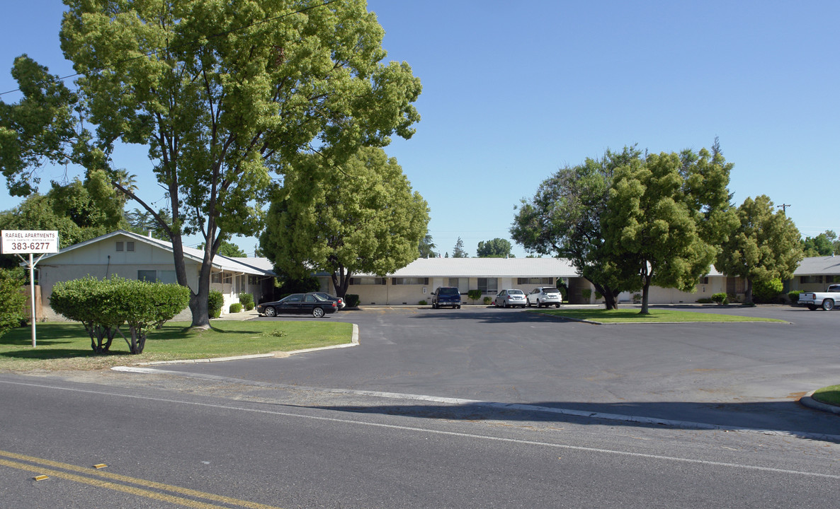 Rafael Apartments in Winton, CA - Building Photo