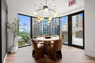 360 East South Water Street in Chicago, IL - Building Photo - Building Photo